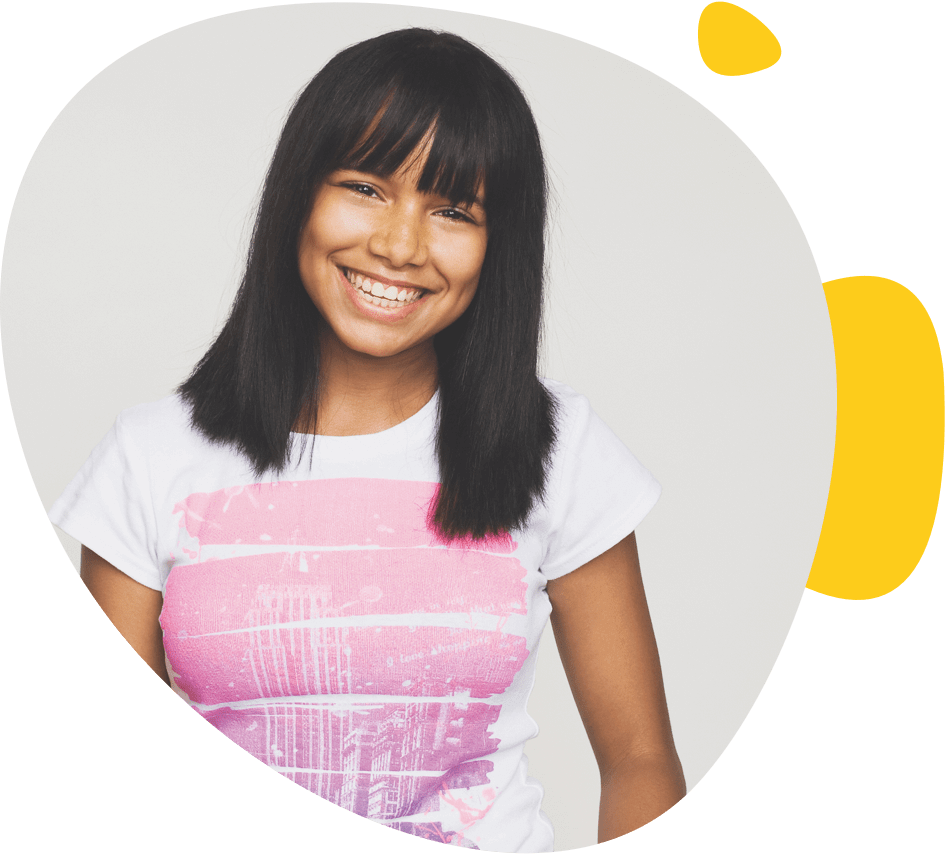 Une adolescente souriante